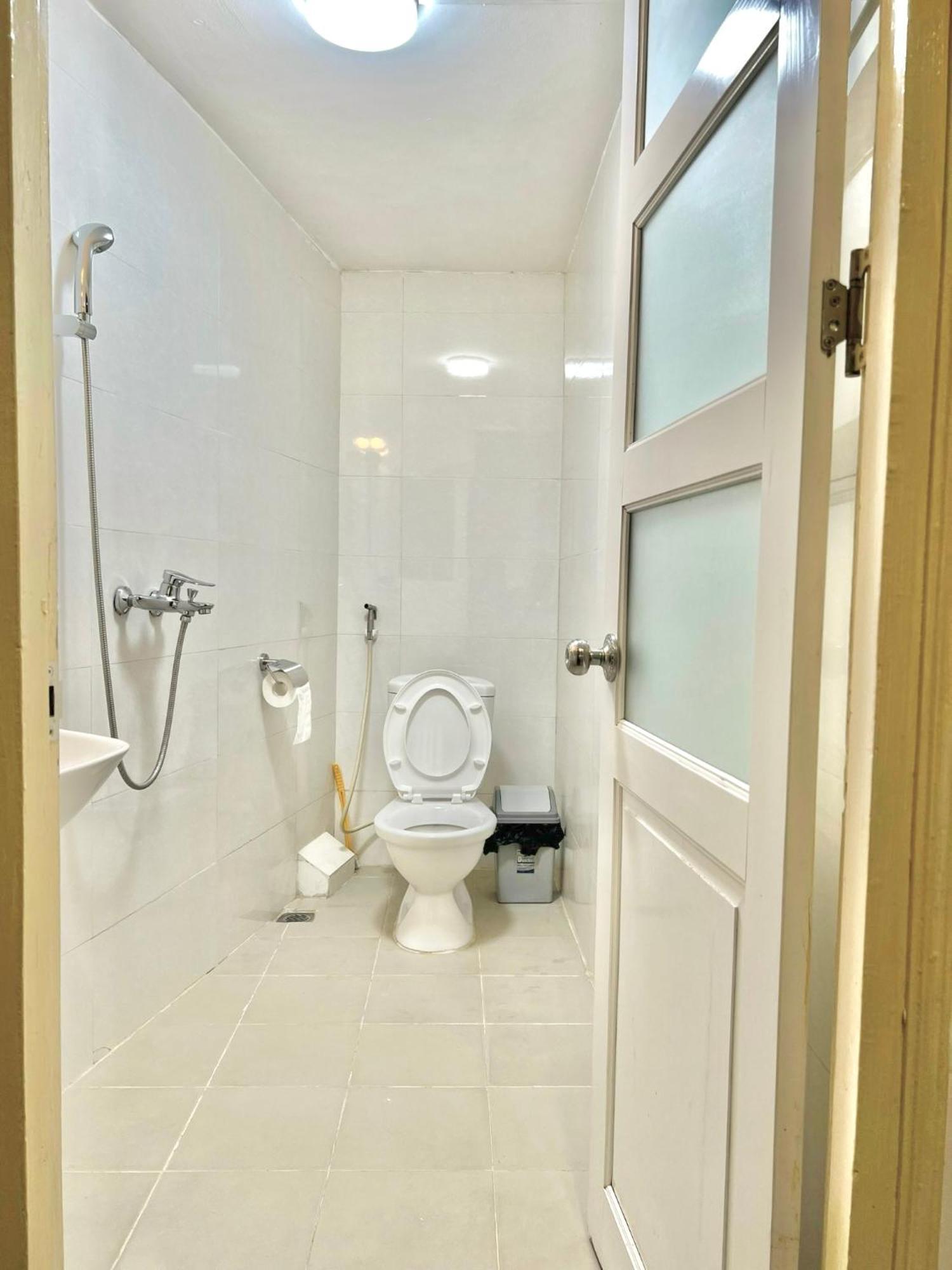 Nice Room Located Right Next To The Old Quarter Can Phong Nhieu Anh Sang Tai Ngay Gan Pho Di Bo Ho Guom Hanoi Exterior foto